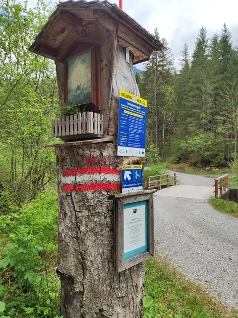 Hier geht es rechts weiter.