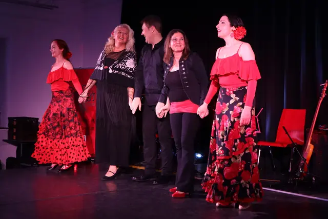 "Las hermanas y grupo" nach dem Auftritt | Foto: Gerhard Langmann