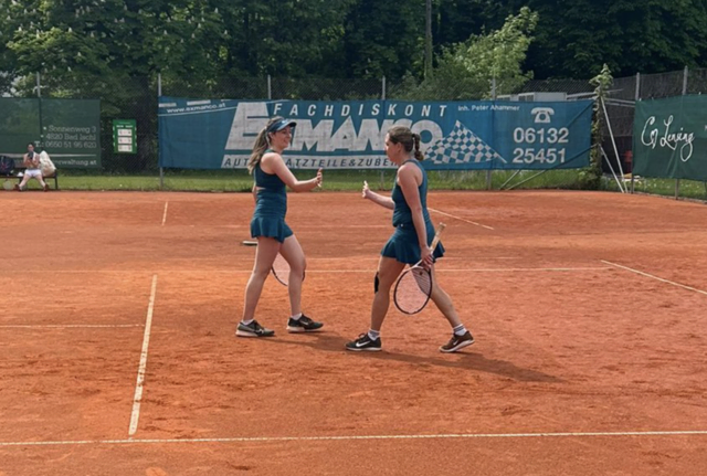 Tochter Melanie und Mutter Daniela Langegger zeigten im Doppel ihr Können. | Foto: TC Bad Ischl