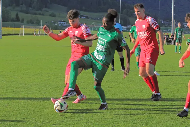 Aboubacar Cisse (grüne Dress) sorgte in der 90. Minute für den Abschlusstreffer zum 7:0 Kantersieg über Wörgl