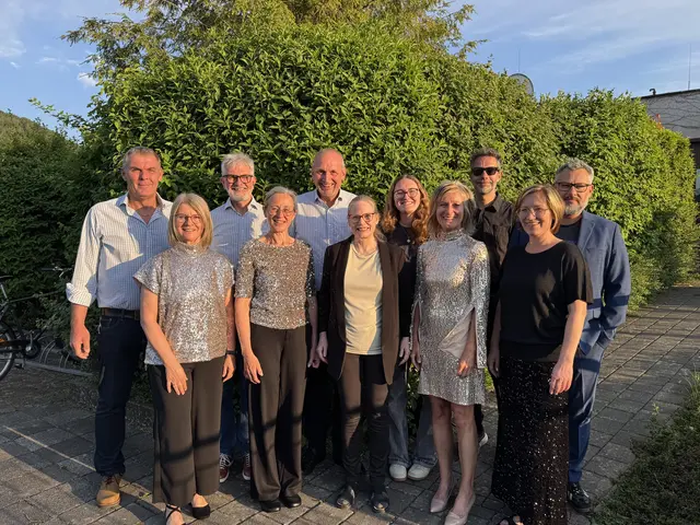 hinten von links: Obmann Thomas Krippl, Chorleiter Josef Schlager, Josef Bichler, Elena Fuchsbauer, Pianist Christoph Richter sowie Chorleiter Gerald Huber-Weiderbauer
vorne von links: Brigitte Rohrböck, Obmann-Stellvertreterin Sabine Moser, Veronika Gruber, Doris Lang sowie Chorleiterin Gabriele Fuchsbauer | Foto: GuMV Kirchberg an der Pielach