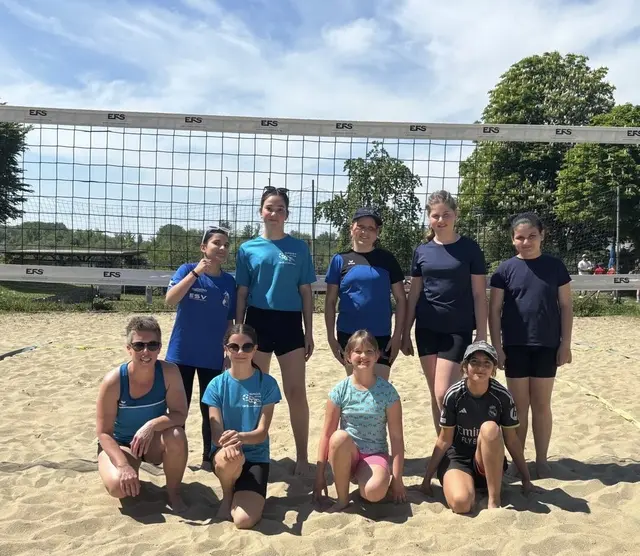 Erfolgreicher Beachvolleyball Tag bei sommerlichen Temperaturen
