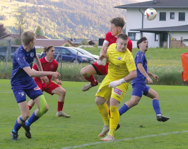 Kirchdorf 1b Goalie Ivan Garic hatte keinen leichten Tag beim 0:4 gegen Going