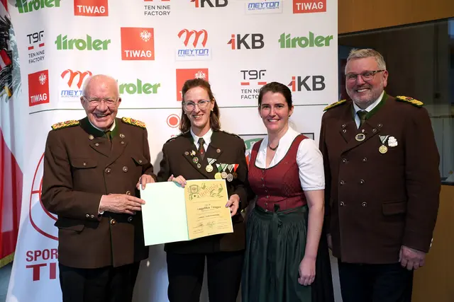 77. Jahreshauptversammlung Tiroler Landesschützenbund Innsbruck: Ehrungen für die Schützengilde Absam