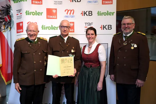 77. Jahreshauptversammlung Tiroler Landesschützenbund Innsbruck: Ehrung für Ulrich Buchegger