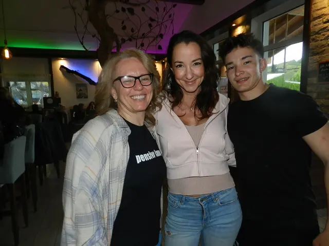 Karina Behr, Daniela Ettel und Marvin Siegl-Kaiser gefiel auch das Konzert sehr. | Foto: Heribert Punz