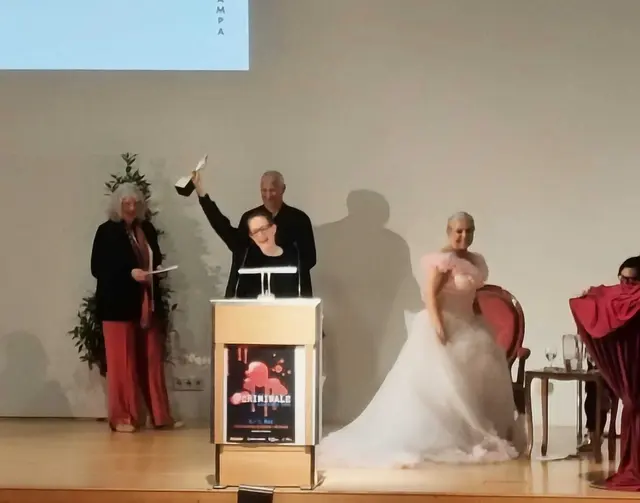 Große Freude bei der Verleihung. | Foto: Rebekka Sadiki-Peckary