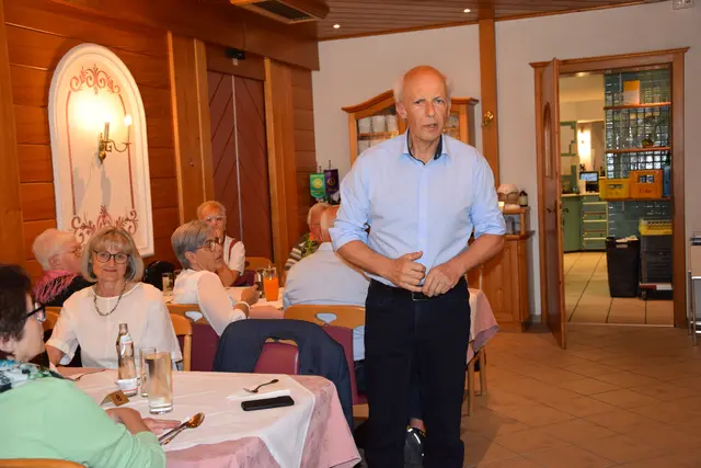Grußworte von Bürgermeister Bernd Hermann | Foto: MeinBezirk/Josef Strohmeier