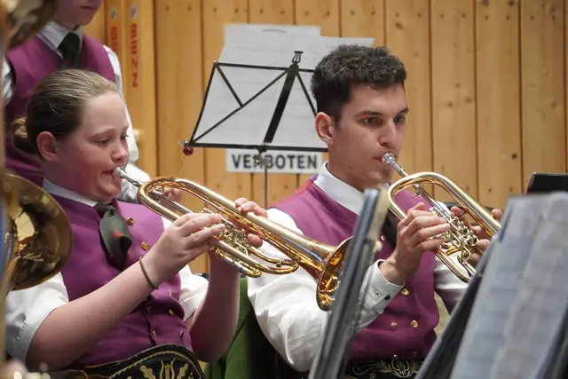 Die Musikkapelle Axams widmete sich Musikalisch dem Thema Familie und Gemeinschaft. 