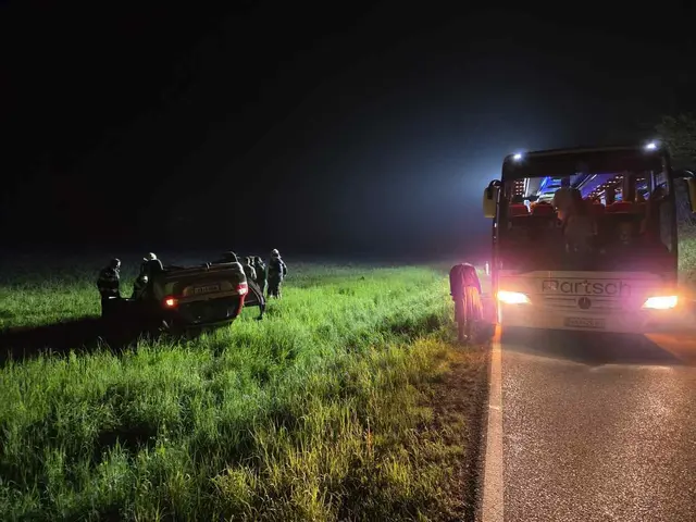 Insassen eines Busses wurden zu Ersthelfern. | Foto: Markus Hackl, ASB ÖA