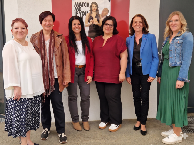 Simone Siegl, Ingrid Stift, Bezirksvorsitzende Dagmar Zinner, Karina Mittermeier, Obfrau Anne Blauensteiner und Sabine Hahn (v.r.).
 | Foto: WK Zwettl