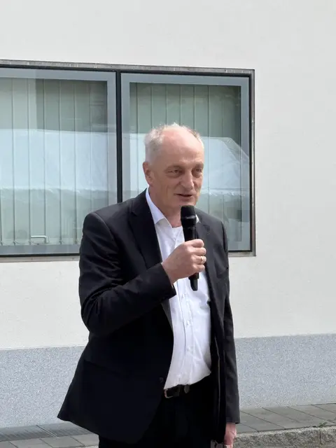 Der Bürgermeister von Altenmarkt, Josef Steger, sprach zu den Gästen. | Foto: Emanuel Hasenauer