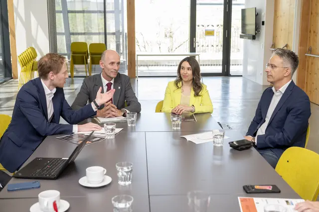 In intensiver Vorbereitung: Christoph Robinson (IV), Landesrat Willibald Ehrenhöfer, Jasmin Güngör (Onsight), Stadtrat Kurt Hohensinner. | Foto: Foto Fischer