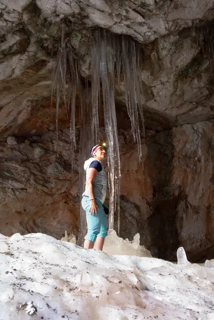 Abstieg in die Eishöhle auf der Rax