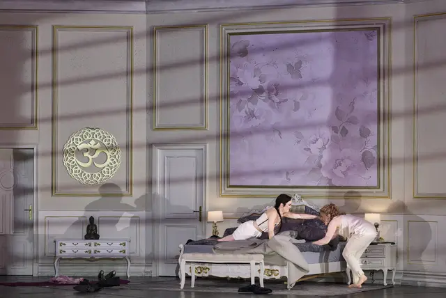 Anna Brull (Octavian) und Polina Pastirchak (Feldmarschallin) lieferten grandiose Leistungen ab. | Foto: Herwig Prammer