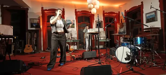 Little Mila präsentierte beim brücken.festival ein abwechslungsreiches Musikprogramm | Foto: Hermann Platzer