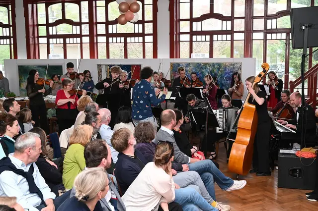 Zahlreiche Gäste waren bei der Eröffnung des diesjährigen brücken.festivals mit dabei | Foto: Hermann Platzer