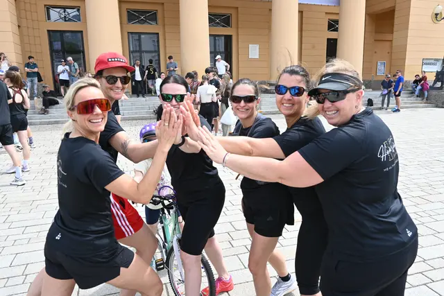 Der Wings for Life Run in Innsbruck lockte wieder viele Teilnehmerinnen und Teilnehmer an, für den guten Zweck zu Laufen. | Foto: Königer
