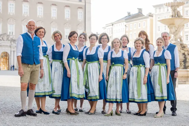 Mit einem Fest und einer Modenschau feierte das Salzburger Heimatwerk am 8. Mai 2026 sein 80-jähriges Bestehen in der Neuen Residenz. | Foto: Wildbild/Salzburger Heimatwerk
