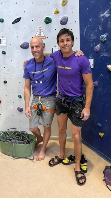 Michael und Lorenz ließen es sich nicht nehmen, die Kletterhalle Edelweiß Südstadt zu besuchen und dort beim Charity Klettern mit zu machen. | Foto: ClimbingZoo