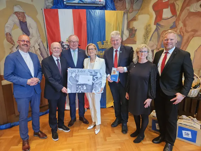Pfarrer Mario Kietzer, Bürgermeister a.D. Günther Leichtfried, LH-Stellvertreter Stephan Pernkopf, Landeshauptfrau Johanna Mikl-Leitner, Bürgermeister Josef Leitner, Vizebürgermeisterin Sabine Rottenschlager und Pfarrer David Zezula beim Festakt anlässlich 50 Jahre Stadterhebung Wieselburg | Foto: Simon Glösl