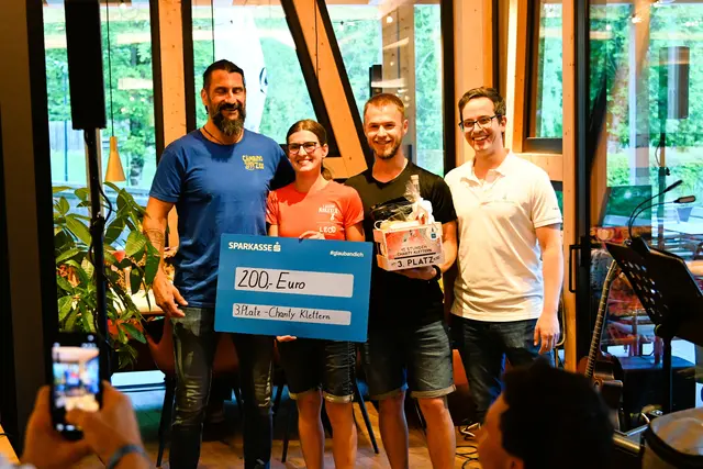 Preisverteilung 3. Platz:
Gerhard, Elisabeth, Christoph und Lukas | Foto: Kraftreich