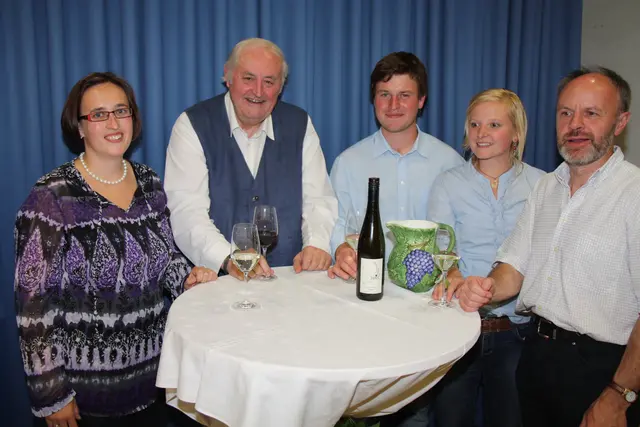 Das Pfarrleben bereichert das Gemeindeleben.  Pfarrassistent Josef Rathmaier. Kath. Bildungsqwerk Pabneukirchen. | Foto: Zinterhof