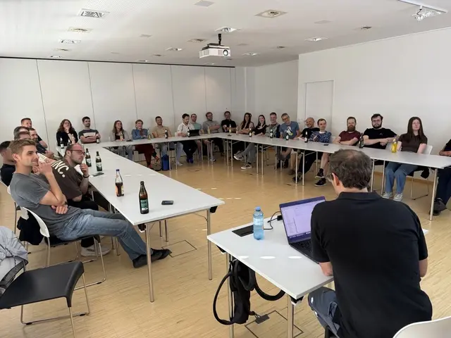 Live-Vibe-Coding-Session im Rahmen des  Impulsvortrags „KI in der Software-Entwicklung“ beim 2. Let’s talk dev-Treffen Mühlviertel. | Foto: Xortex