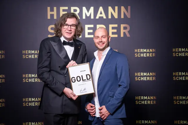 Unternehmer holte Gold Award bei Rednerwettbewerb