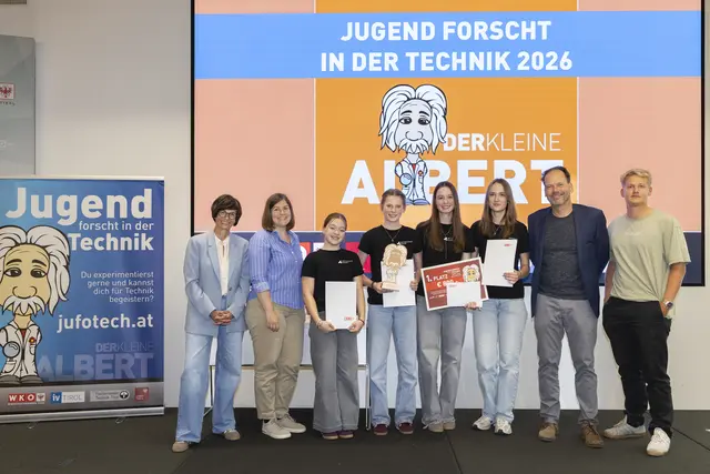 Jugend forscht Preisverleihung. Kategorie Kleingruppe Erster Platz: MS Kundl | Foto: Die Fotografen | WK Tirol