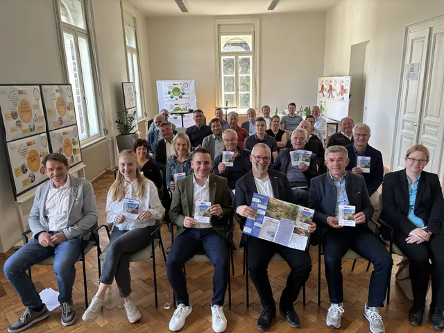 Projektverantwortliche und Stakeholder im Bezirk Südoststeiermark beraten zu klimafittem Wassermanagement.
