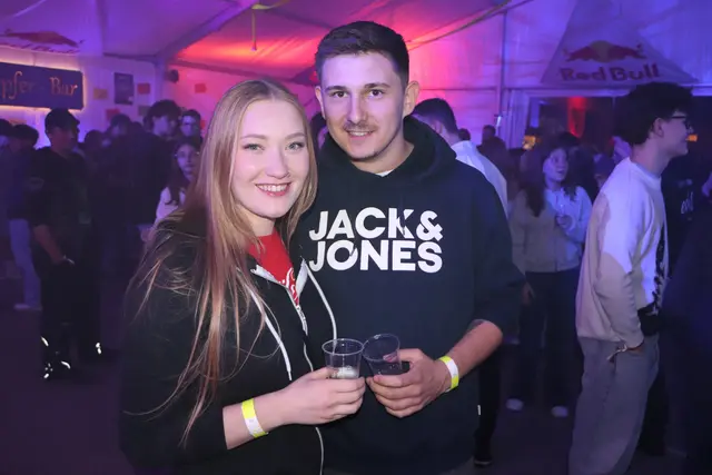 Die Burnout-Party lockte viele Besucher an. | Foto: Tanja Handlfinger