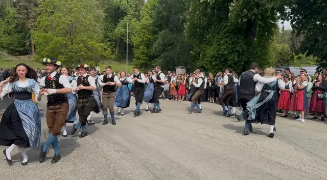 Mit traditionellen Tänzen und gelebtem Brauchtum sorgte die Landjugend Fellach beim Jubiläumskirchtag für beste Stimmung. | Foto: Privat
