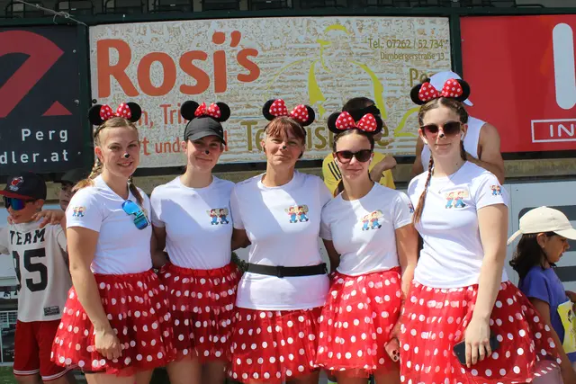 Das wohl auffälligste Lauf-Outfit an diesem Tag. | Foto: MeinBezirk Perg/Köck