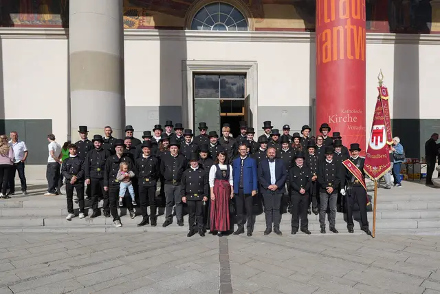 Rund 100 Feuwehrler nahmen teil
