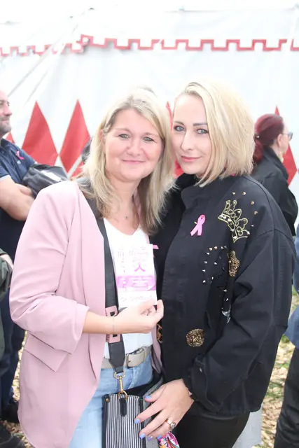 Der Charity Zirkus lockte zahlreiche Gäste ins Zirkuszelt. | Foto: treilaf