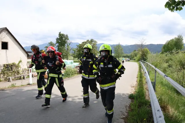 Einige Mitglieder der Feuerwehren liefen mit. | Foto: FF Kobenz