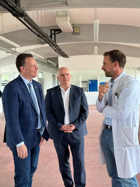Kaniak (l.) und Dim (M.) bei Pigmentsolution in Regau. | Foto: FPÖ