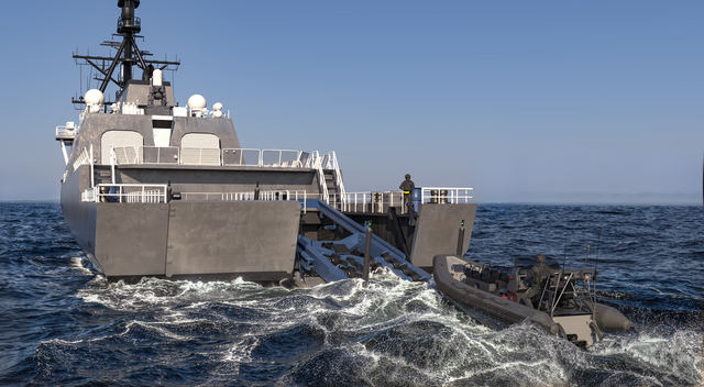 Für die Marine stellt Palfinger sogenannte Slipway-Systeme her, mit denen kleinere Boote während der Fahrt von großen Schiffen abgesetzt werden und auch wieder auf darauf landen können. | Foto: Palfinger