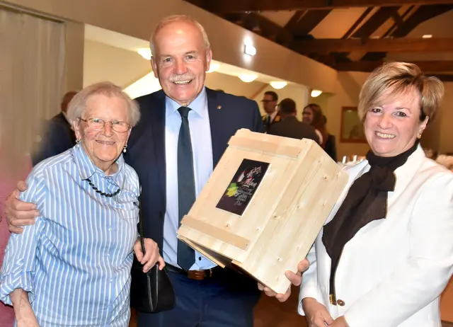 Helmut Koch mit Mutter Aurelia und Gattin Margit | Foto: Herbert Schleich