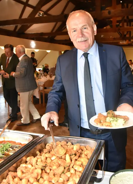Helmut Koch blickte mit Humor auf seinen verschobenen 60er zurück. | Foto: Herbert Schleich