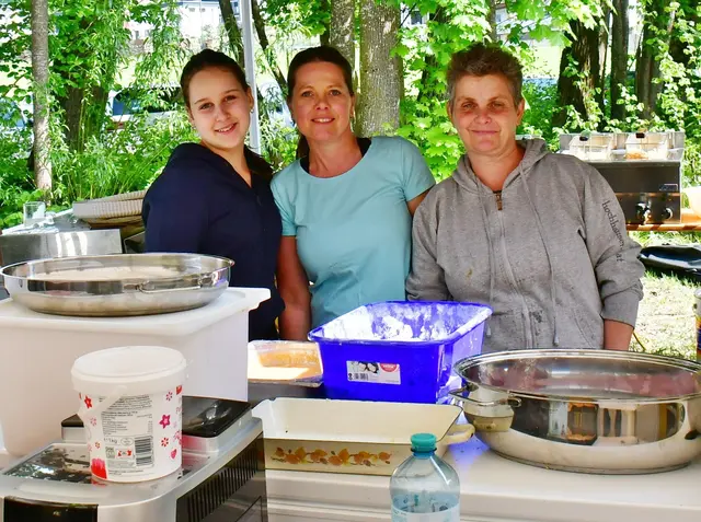 das Schitzelklopferteam....