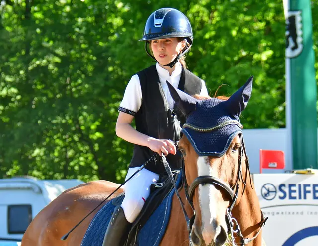 Reittalent, die 11 jährige Ida Sonnleitner aus Amstetten mischt bei den Großen mit.....