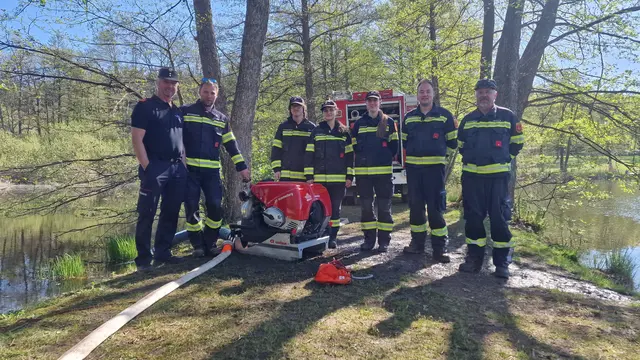 Die FF-Kameraden aus dem Bezirk freuen sich über 32 neue Feuerwehr-Maschinisten