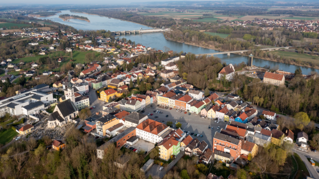 Obernberg mit dem Kraftwerk im Hintergrund. | Foto: d.medien