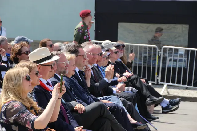 Eine große Delegation des offiziellen Österreich stellten Bundes- und Landespolitik bei der Befreiungsfeier. | Foto: Eckhart Herbe