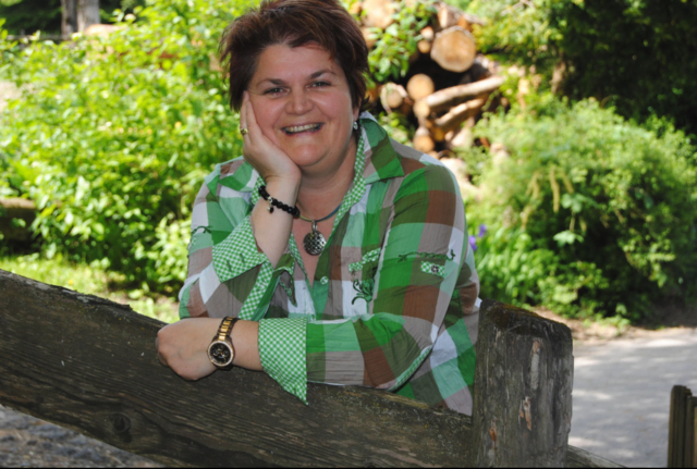 Brigitte Ratheiser: "Viele Menschen suchen eine Alternative zum klassischen Pflegeheim. Genau das bietet unser Rabingerhof." | Foto: Rabingerhof