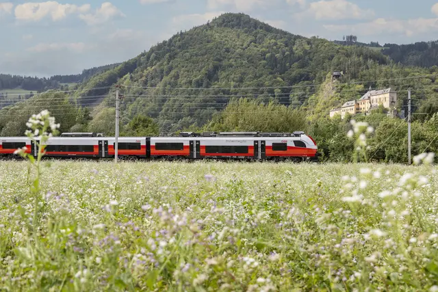 Die ÖBB stocken die Anzahl der Sitzplätze und Zugverbindungen auf der Weststrecke und auf der Interregio-Linie Pyhrn auf. (Symbolfoto) | Foto: ÖBB / Harald Eisenberger