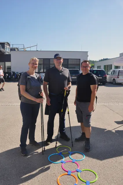 Bei strahlendem Frühlingswetter trafen sich mehr als 100 motivierte Teilnehmer in Waldhausen zum gemeinsamen Start der OÖ Bewegungs-Challenge. Eine Veranstaltung der Gesunden Gemeinde Waldhausen. Die Challenge läuft noch bis Anfang August.  | Foto: Gesunde Gemeinde Waldhausen
