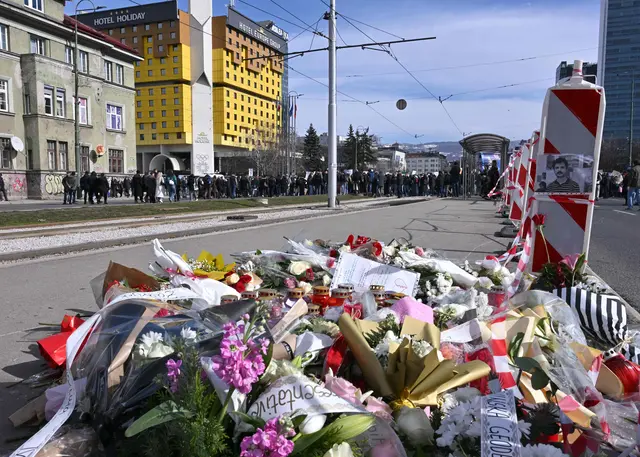 Hier starb eine Person nach der Entgleisung einer Straßenbahn, vier Personen wurden schwer verletzt. | Foto: APA-Images / AFP / ELVIS BARUKCIC